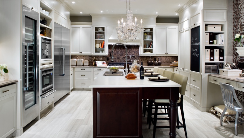 Candice Tells All interior shot